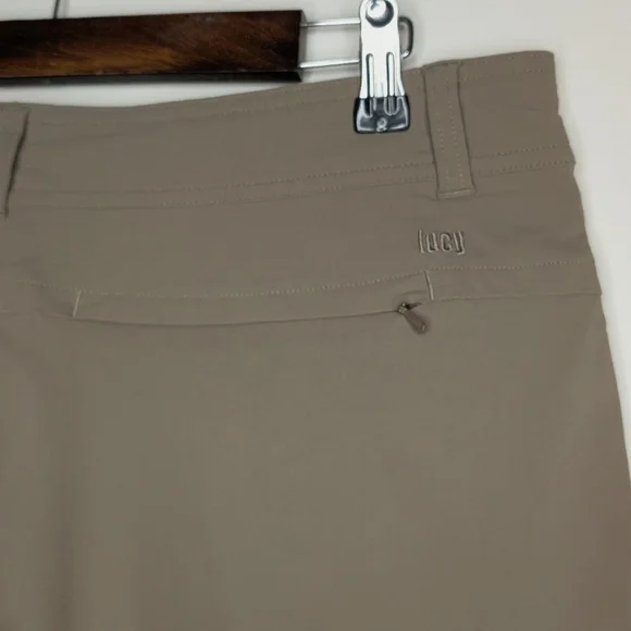 Lucy Women's Light Tan Athletic Casual Khaki Outdoor Hiking Shorts Size Large - Picture 13 of 14